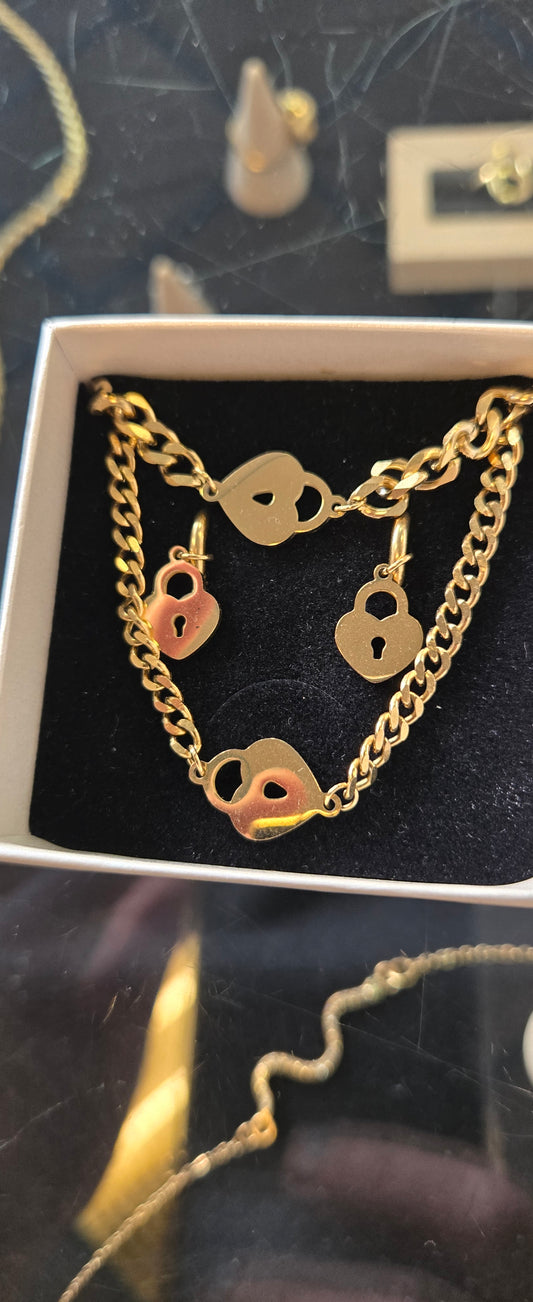 Ensemble collier ,bracelet et boucles d oreilles